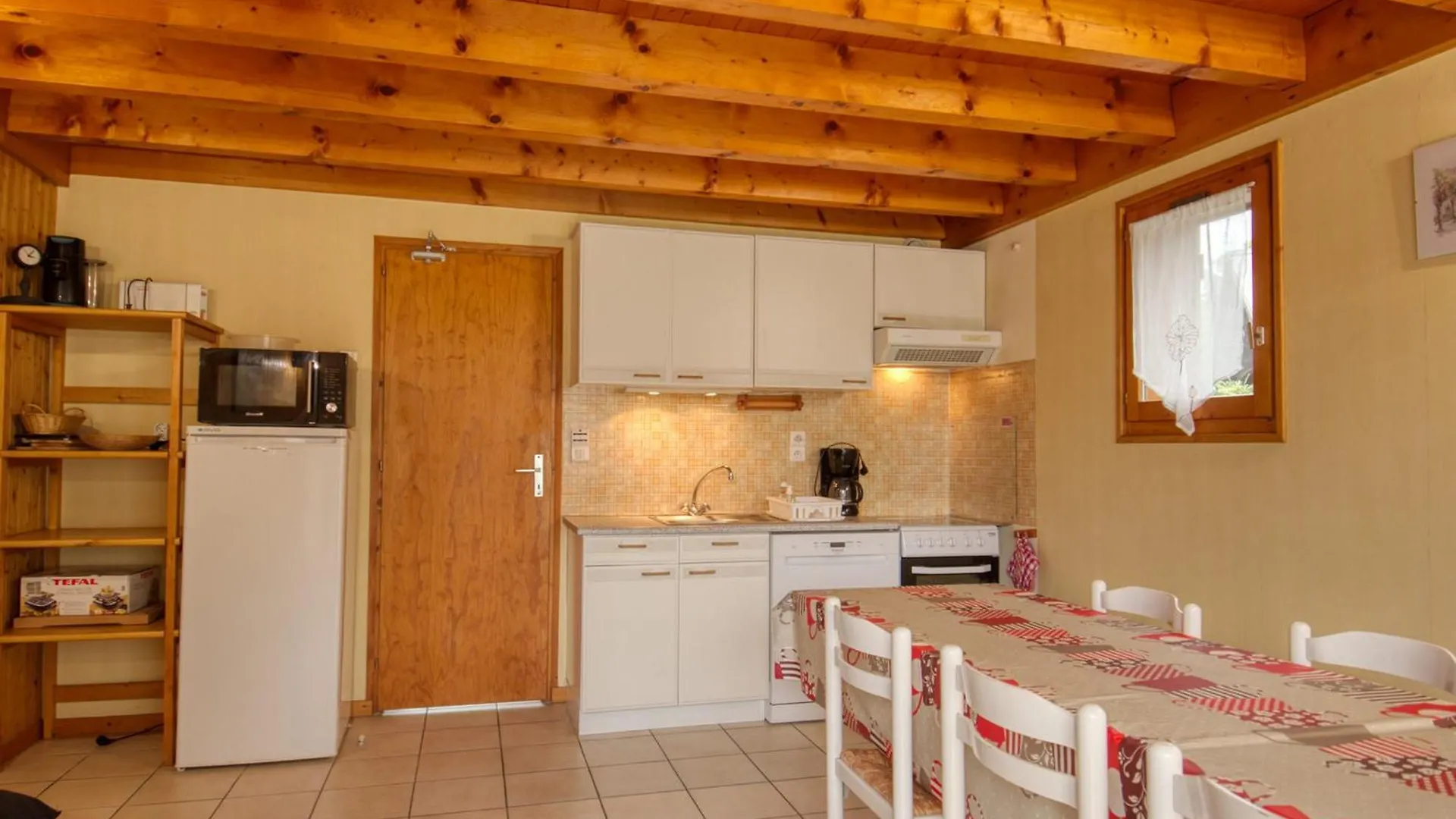 Chalet Cosy A Morillon, 2 Salles De Bain, Parking, Wifi, Pres Du Lac - Fr-1-642-42